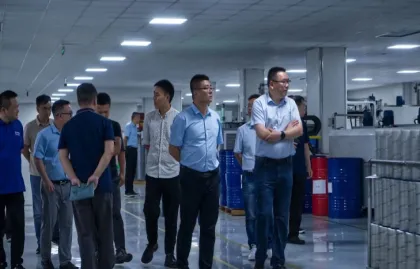 Delegazione di escavatori e concessionari XCMG visita Zhejiang Headman Filtration Technology Co., Ltd. Esplorando nuove frontiere nell'innovazione e collaborazione nella tecnologia dei filtri